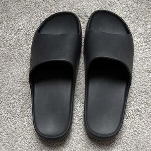 VRST Men's Black Slides
